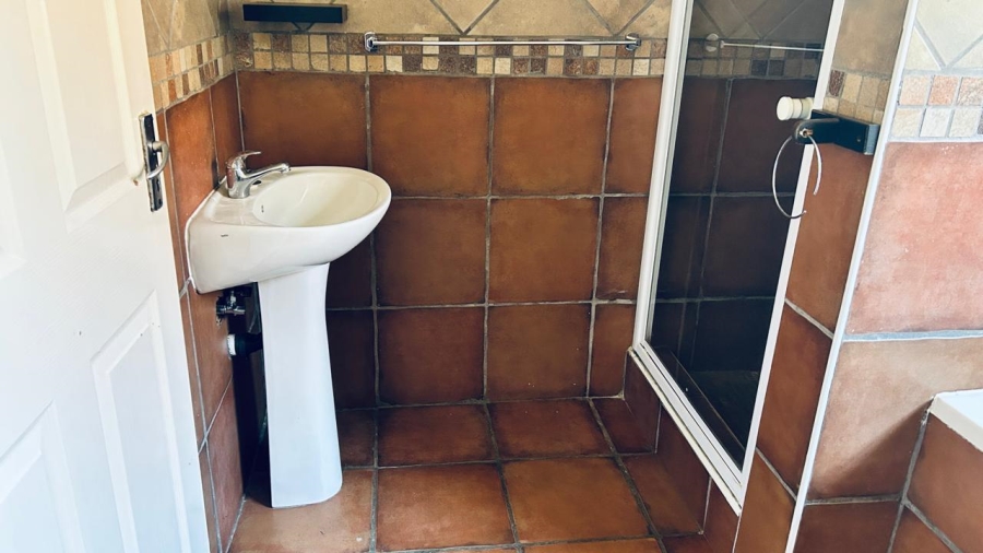 4 Bedroom Property for Sale in Waterkloof East North West